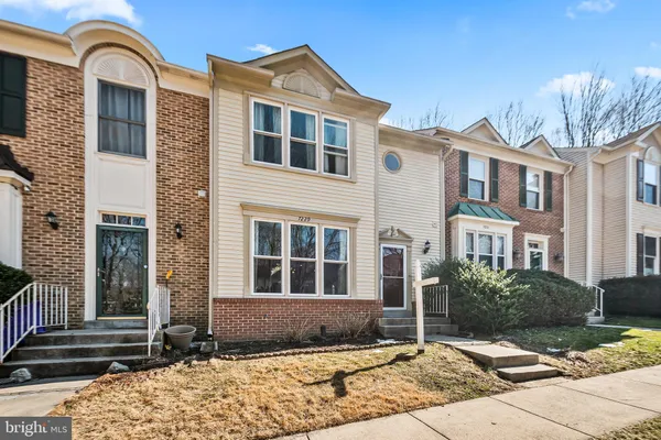 $675,000 | 7229 Olde Lantern Way, Springfield, VA 22152