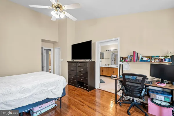 $675,000 | 7229 Olde Lantern Way, Springfield, VA 22152