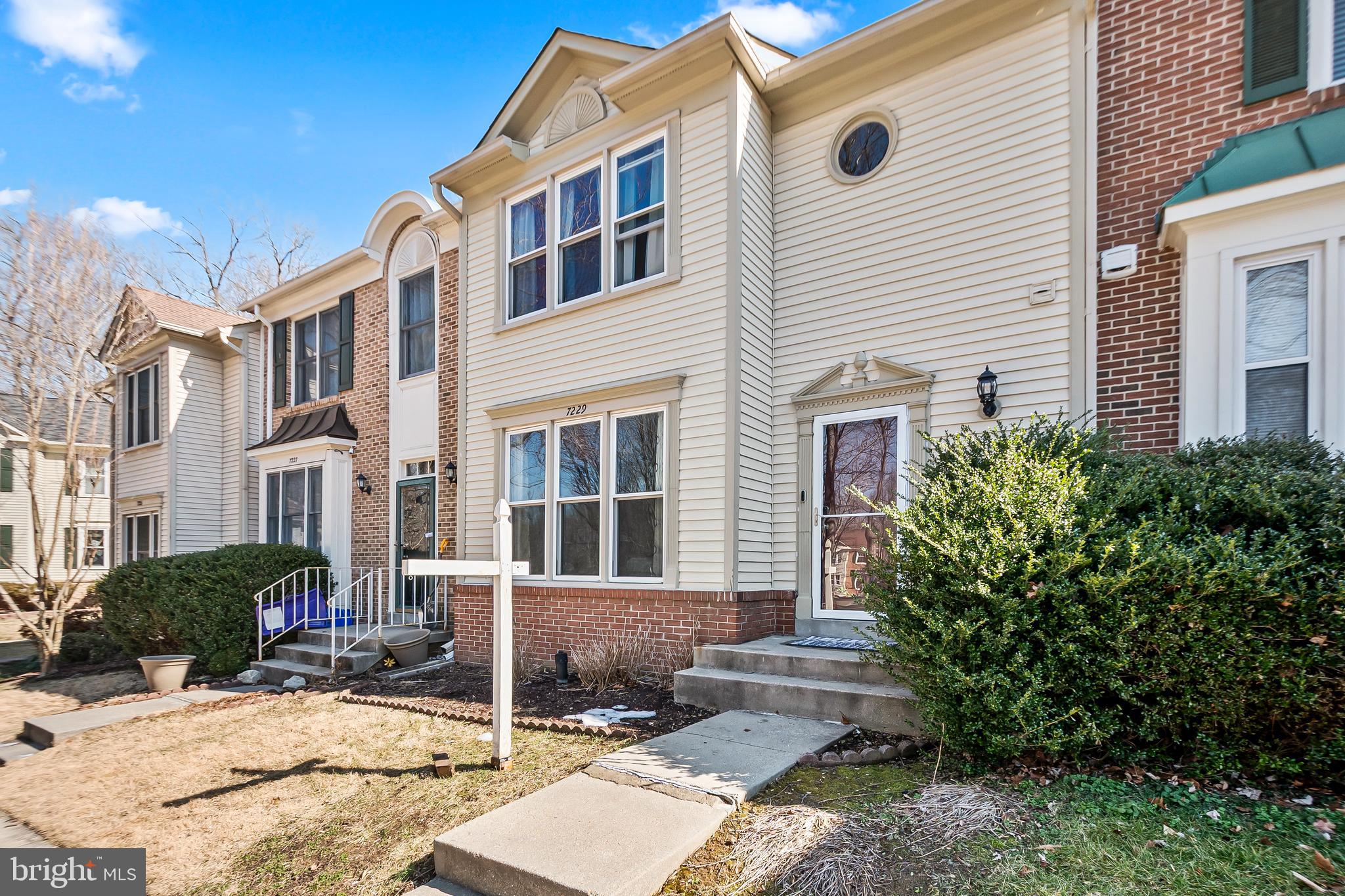 7229 Olde Lantern Way Springfield, VA 22152 - Photo 2 of 20