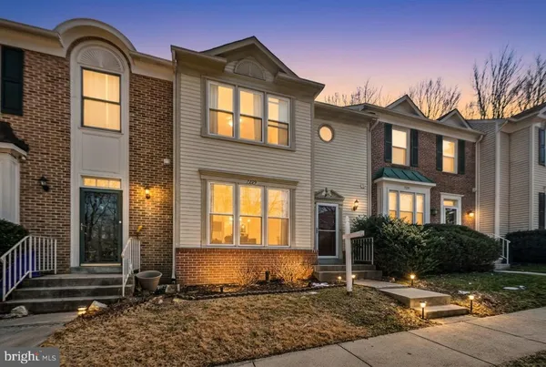 $675,000 | 7229 Olde Lantern Way, Springfield, VA 22152