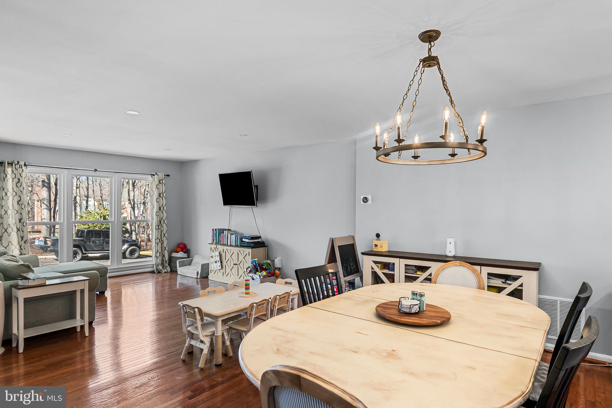 7229 Olde Lantern Way Springfield, VA 22152 - Photo 6 of 20 Dinning Room