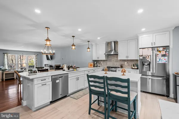 $675,000 | 7229 Olde Lantern Way, Springfield, VA 22152