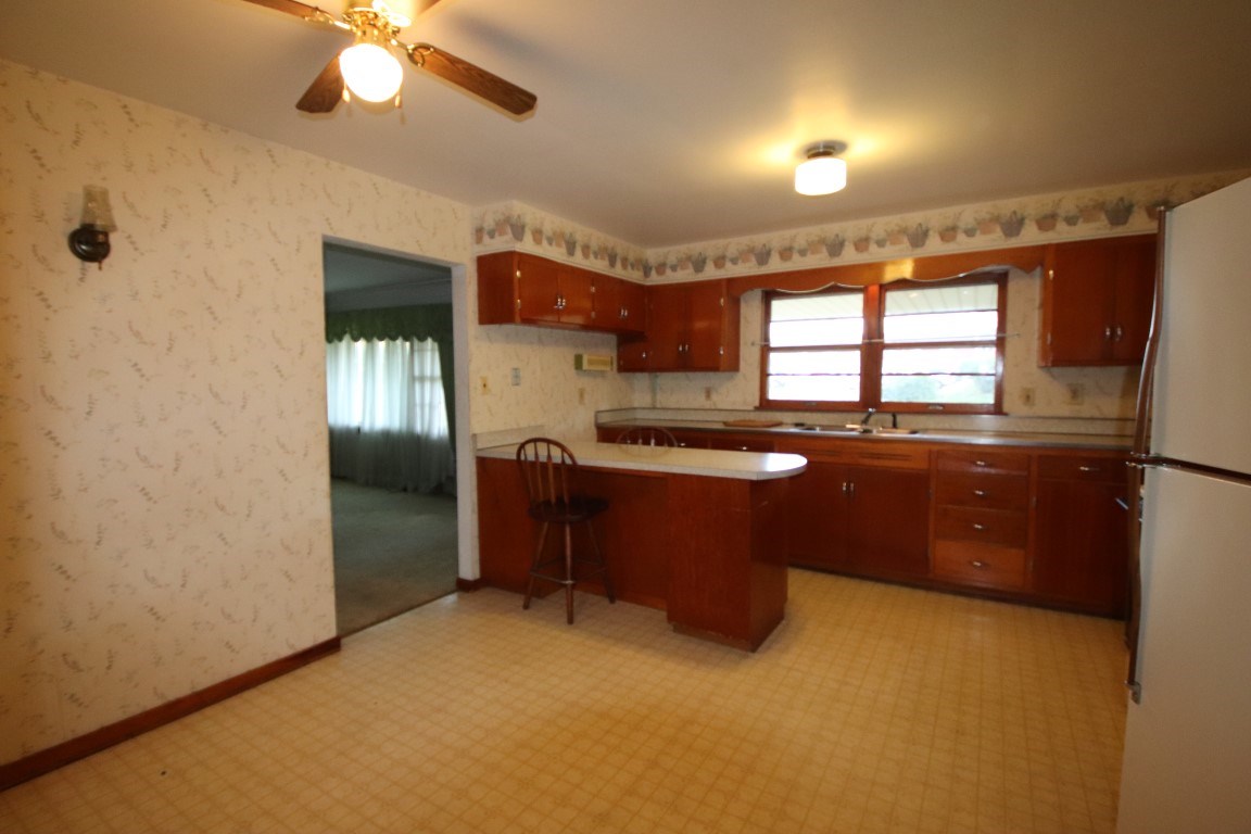 1901 Sheridan Road Pekin, IL 61554 - Photo 7 of 26 Gallery Image 7