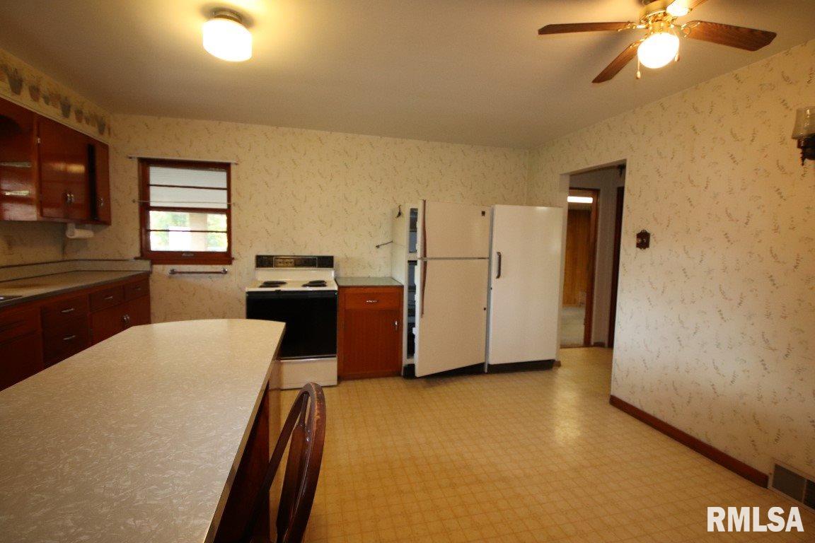 1901 Sheridan Road Pekin, IL 61554 - Photo 9 of 26 Gallery Image 9