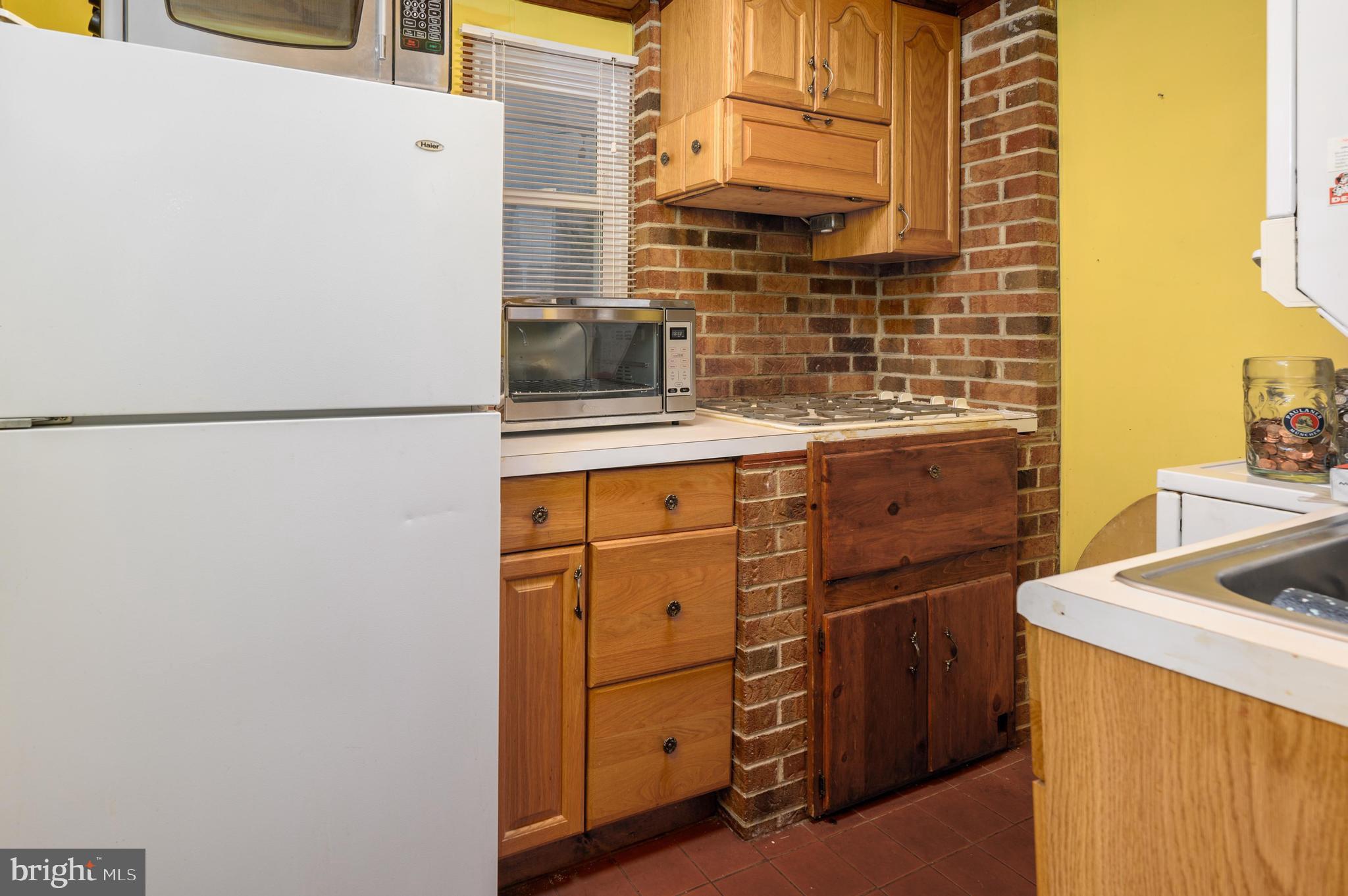 300 Grant Street Riverside, NJ 08075 - Photo 29 of 35 Kitchen with Gas Cooking