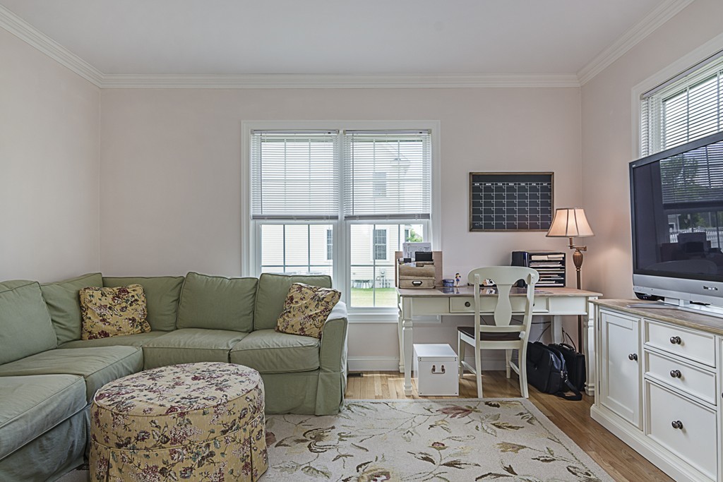 8 Liberty Road Bedford, MA 01730 - Photo 9 of 21 Gallery Image 9
