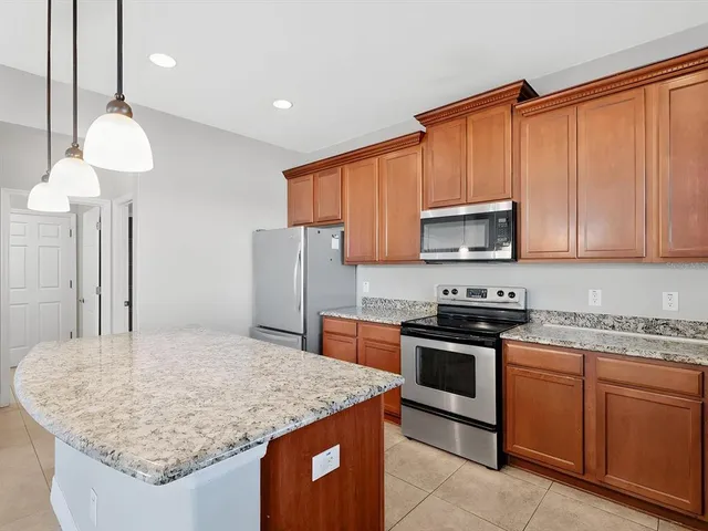 $2,675 | 2274 Geneva Drive, Lakeland, FL 33805