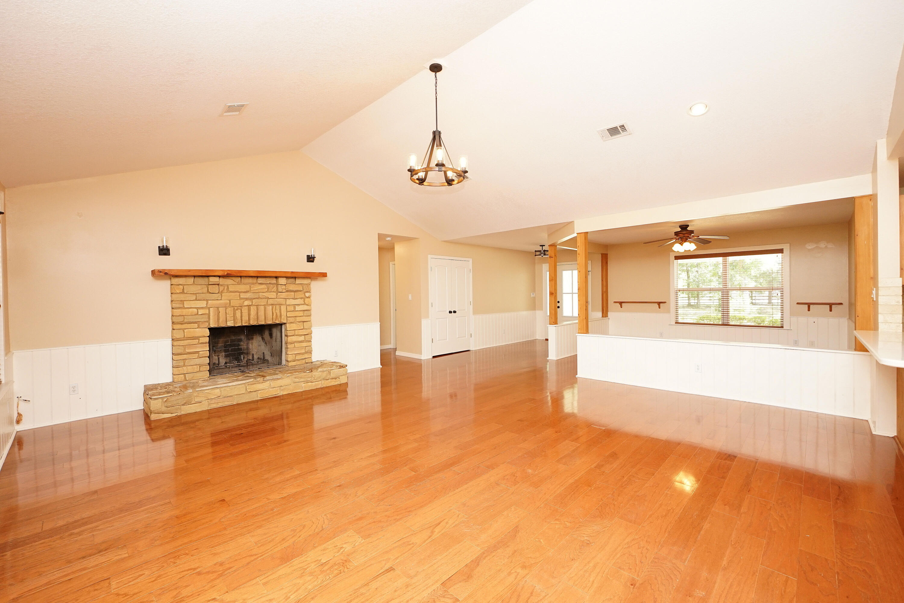 1116 Country Living Road Baker, FL 32531 - Photo 23 of 59 1116CountryLivLivingandDin