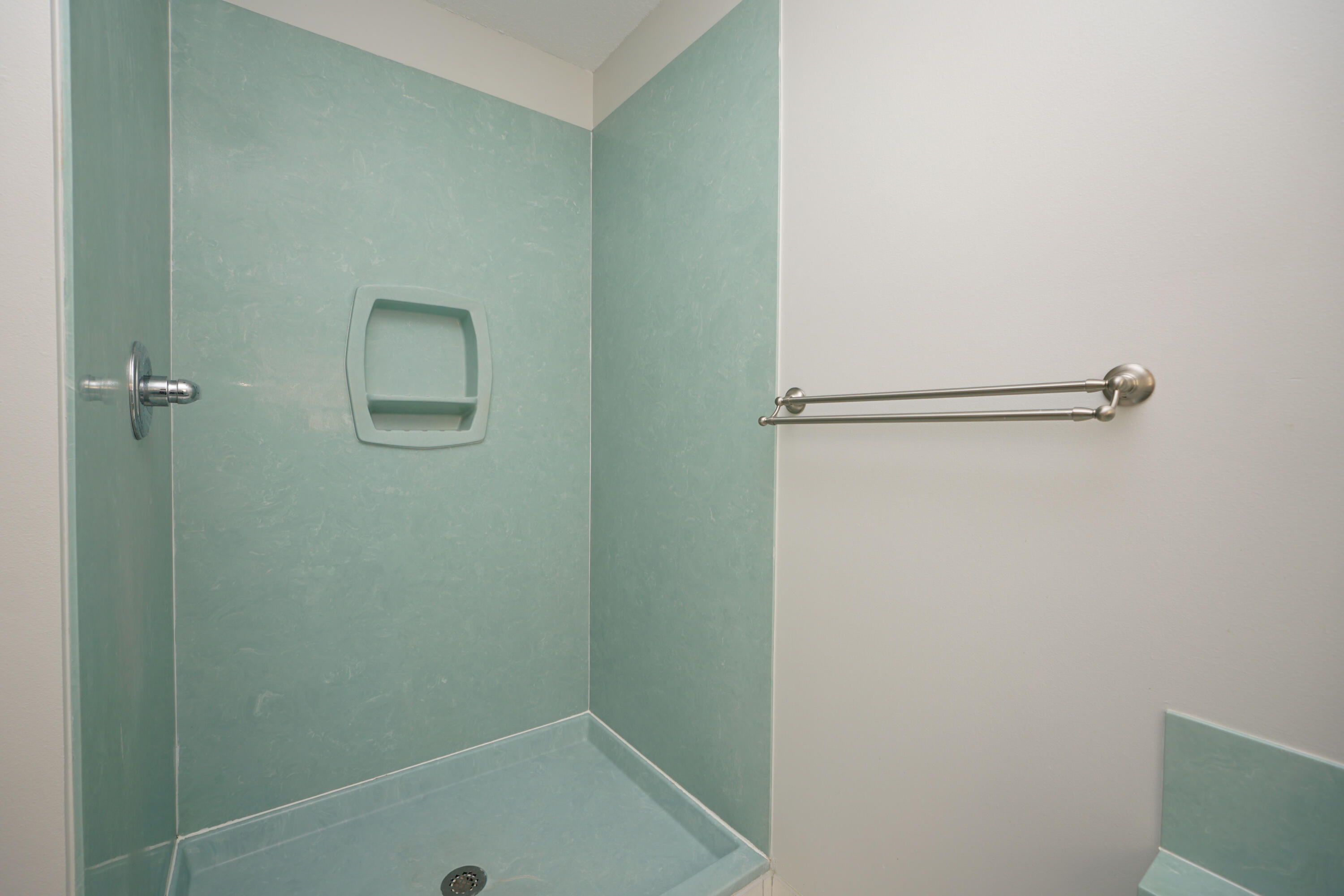 1116 Country Living Road Baker, FL 32531 - Photo 29 of 59 1116CountryLivVAMasterVShower