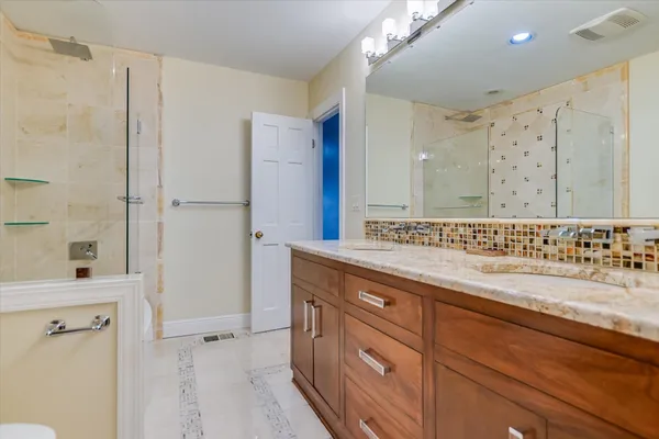 $899,000 | 1200 Hi Circle South, Horseshoe Bay, TX 78657