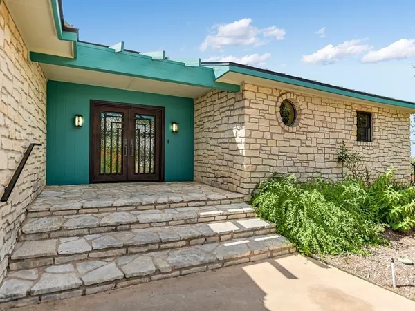 $899,000 | 1200 Hi Circle South, Horseshoe Bay, TX 78657