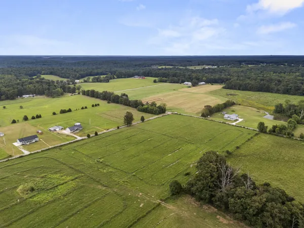 a view of a tennis court