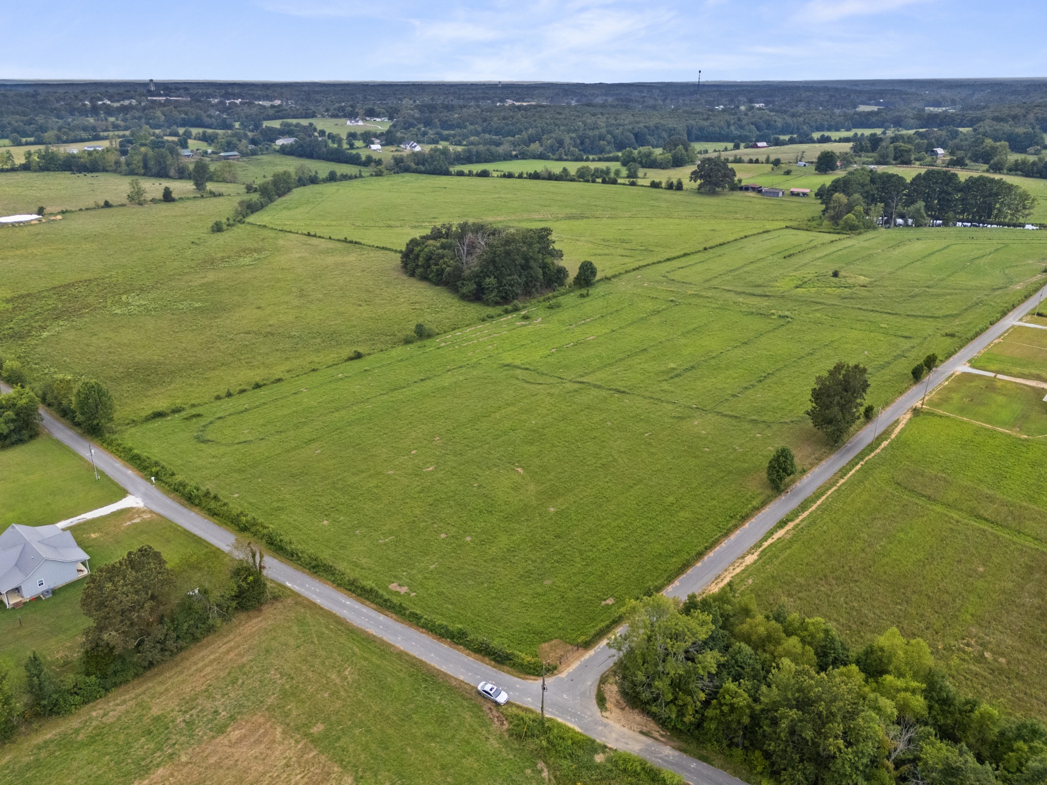 0 Hurt Loop McEwen, TN 37101 - Photo 3 of 12 a view of a field with an ocean