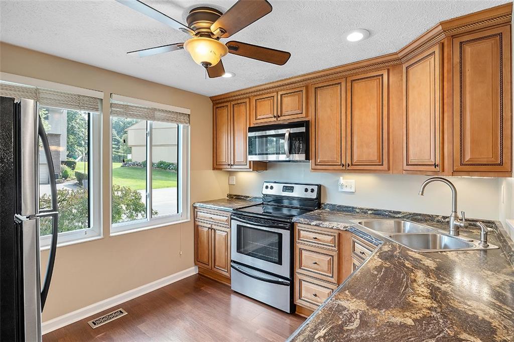 535 Hunters Path Road Bridgeville, PA 15017 - Photo 3 of 25 Gallery Image 3