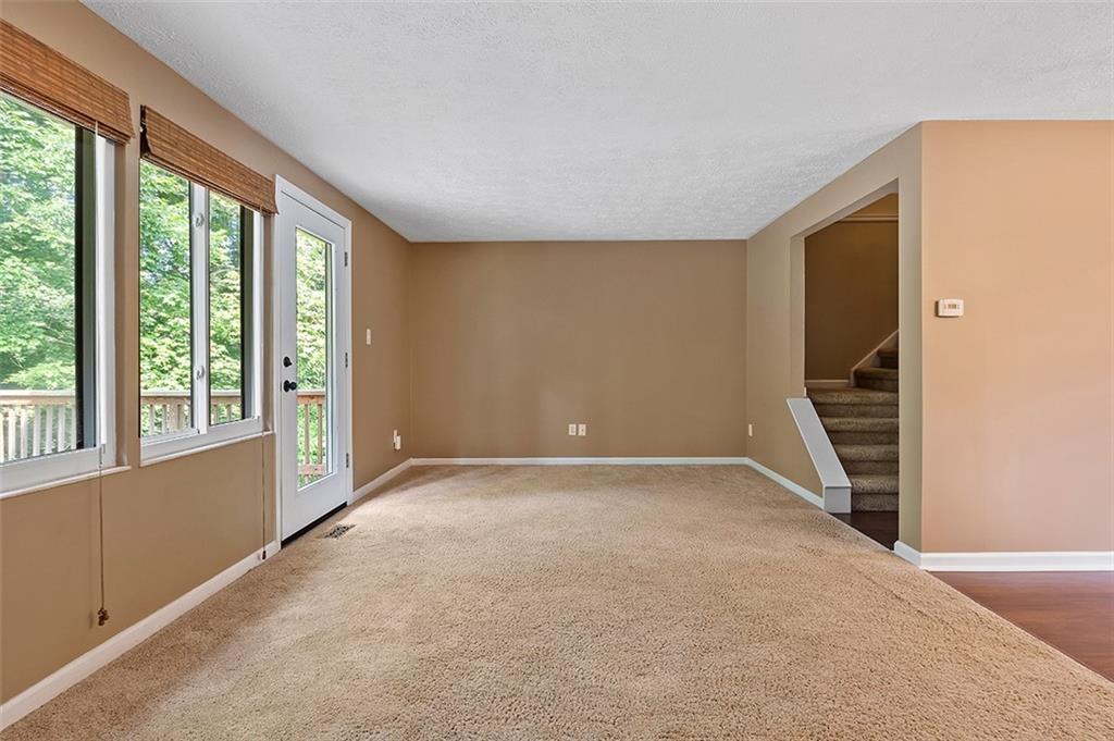 535 Hunters Path Road Bridgeville, PA 15017 - Photo 8 of 25 Gallery Image 8