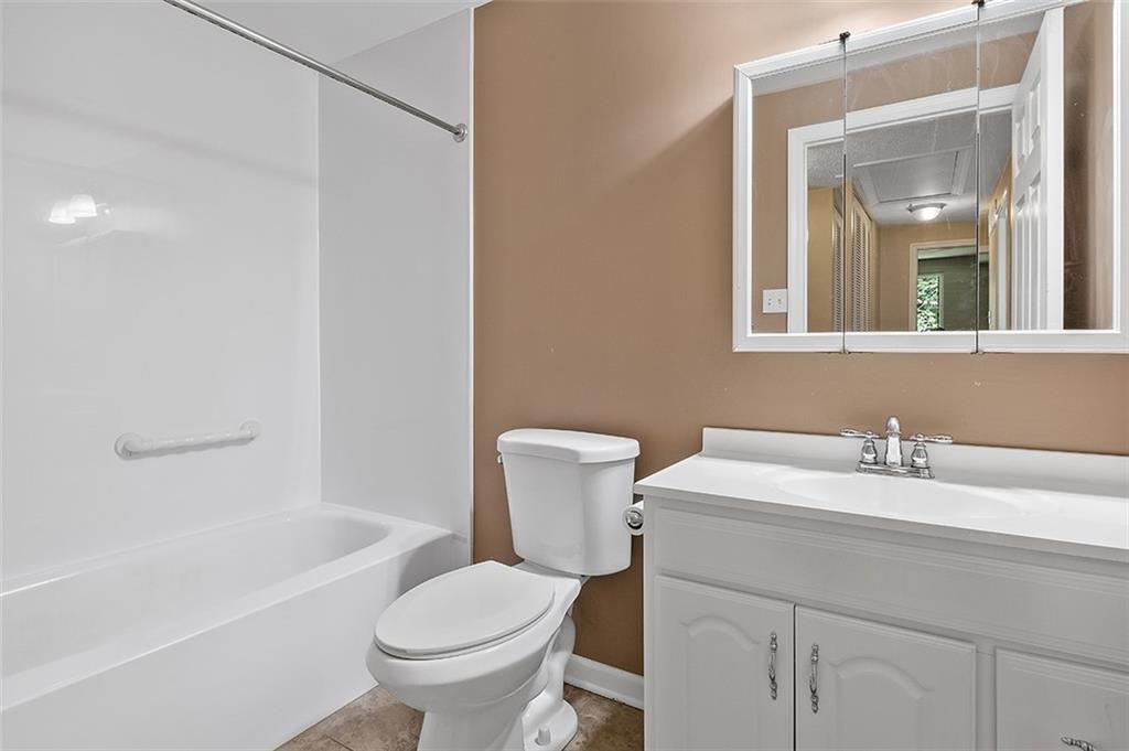 535 Hunters Path Road Bridgeville, PA 15017 - Photo 10 of 25 Gallery Image 10