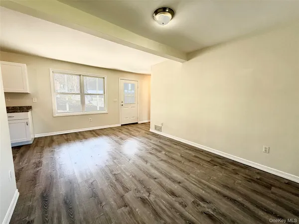 $2,600 | 176 Myrtle Avenue, Unit A, Mahopac, NY 10541