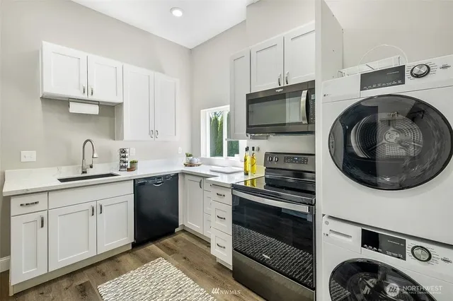 $2,100 | 33023 Pacific Place, Unit B, Black Diamond, WA 98010