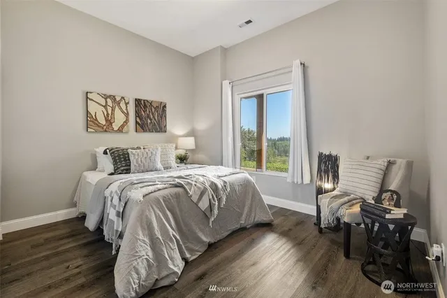 $2,100 | 33023 Pacific Place, Unit B, Black Diamond, WA 98010