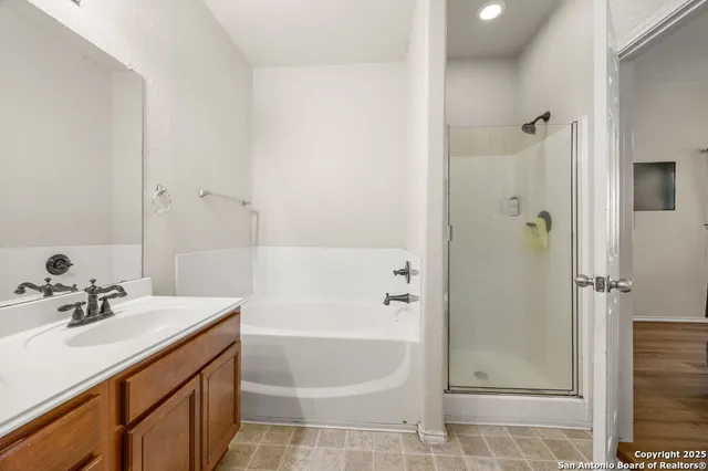 $1,800 | 5704 Mahogany Bay, Schertz, TX 78108