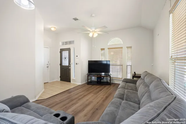 $1,800 | 5704 Mahogany Bay, Schertz, TX 78108