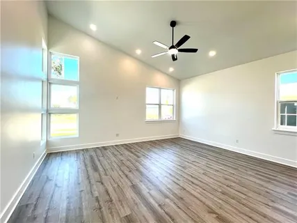 $255,000 | 2809 Live Oak Drive, Terrytown, LA 70056