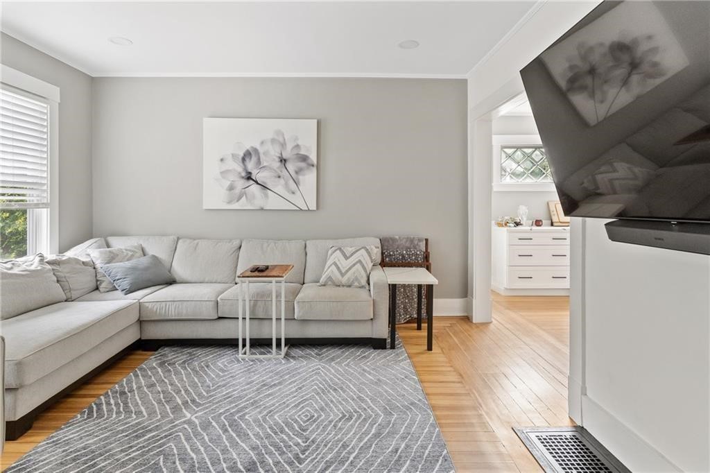 23 Pell Street Newport, RI 02840 - Photo 4 of 25