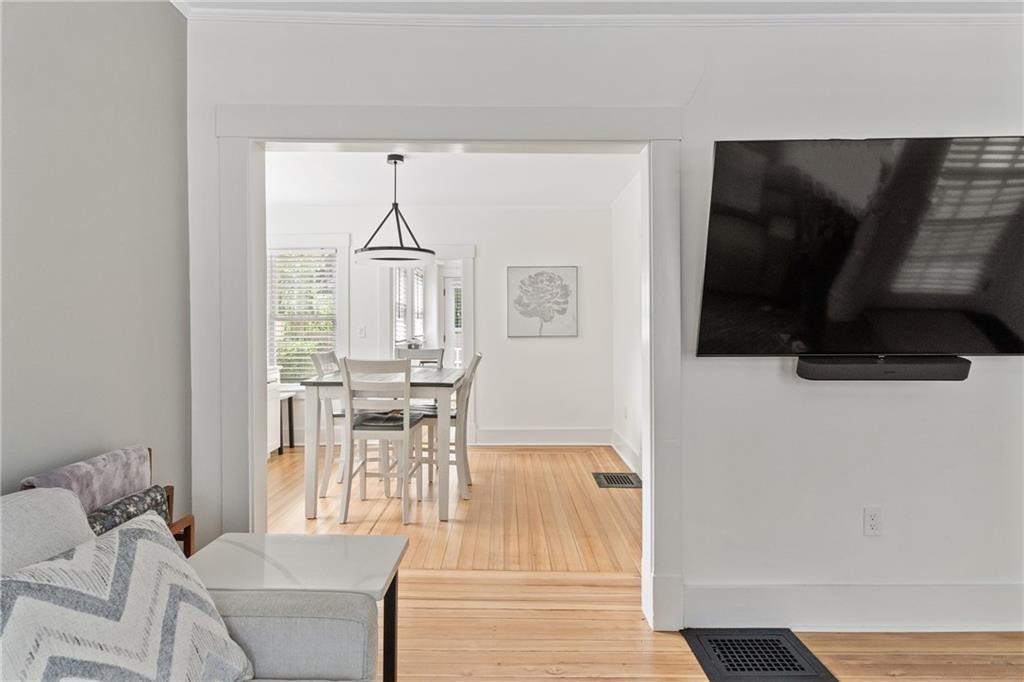 23 Pell Street Newport, RI 02840 - Photo 6 of 25