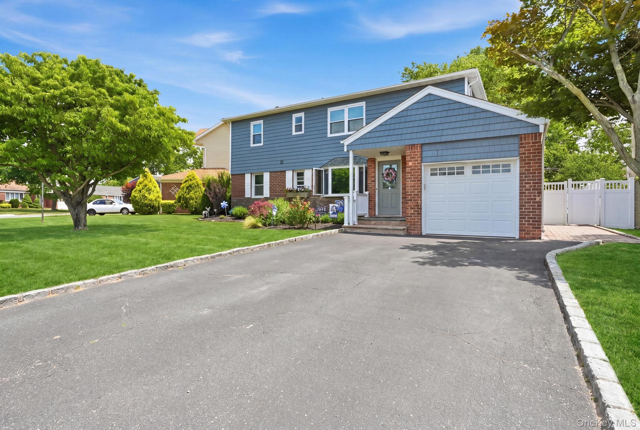 841 Willow Road Franklin Square, NY 11010 - Photo 2 of 27