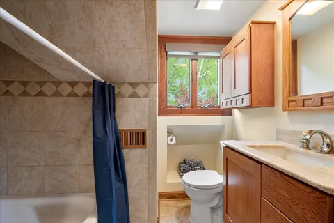 $619,000 | 4947 Estes Avenue, Skokie, IL 60077