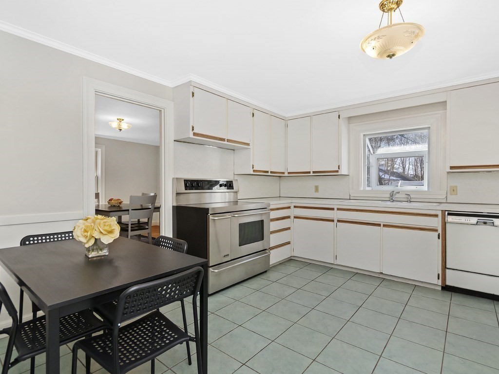 21 Manning Street Needham, MA 02494 - Photo 7 of 21