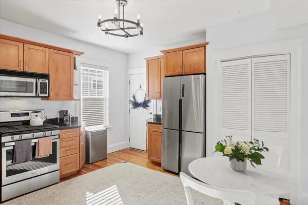$3,700 | 15 Lafield Street, Unit 3, Boston, MA 02122