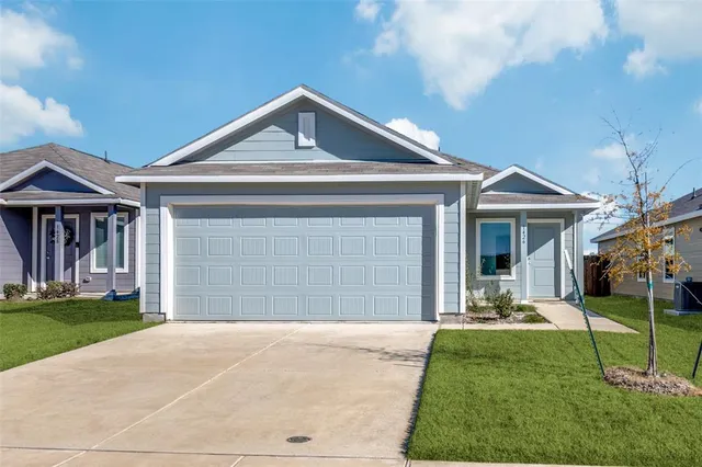 $1,700 | 1426 Running Mare Way, Crandall, TX 75114