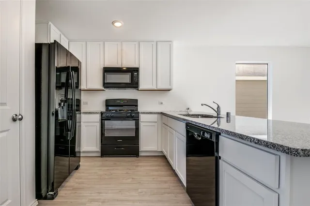 $1,700 | 1426 Running Mare Way, Crandall, TX 75114