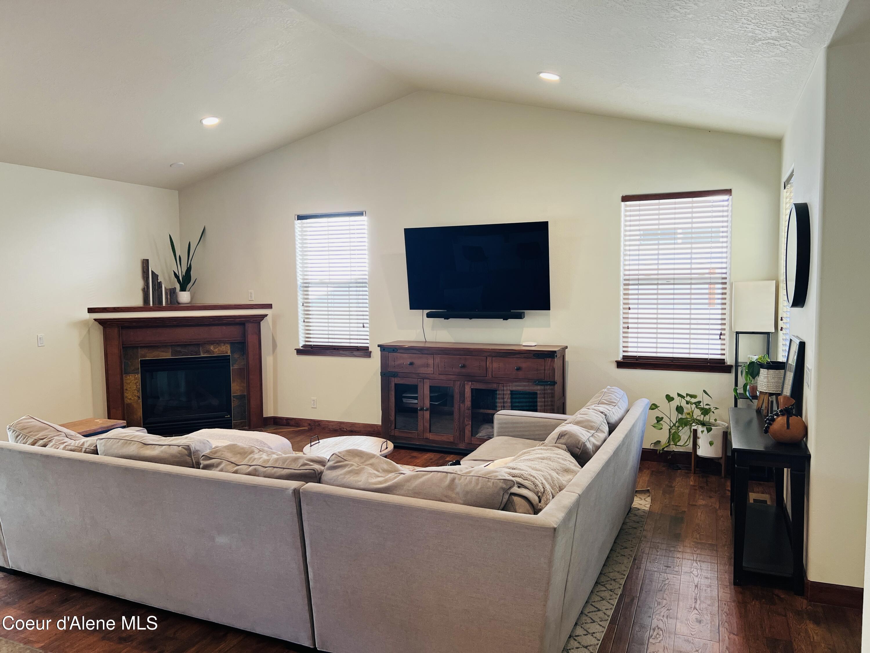 3588 West Loxton Loop Coeur D'Alene, ID 83815 - Photo 4 of 50 IMG_4284