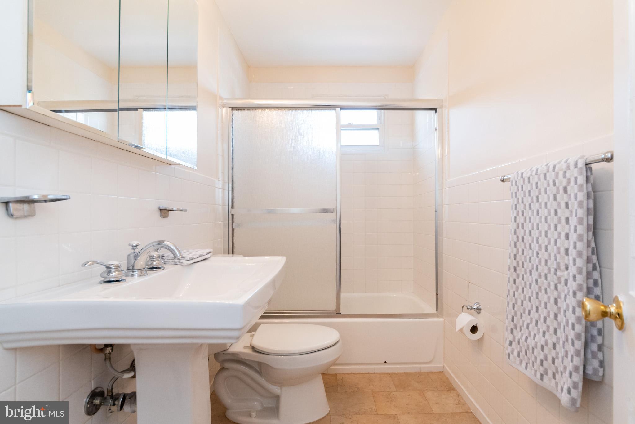 1880 Church Road Baltimore, MD 21222 - Photo 14 of 52 Updated Bath