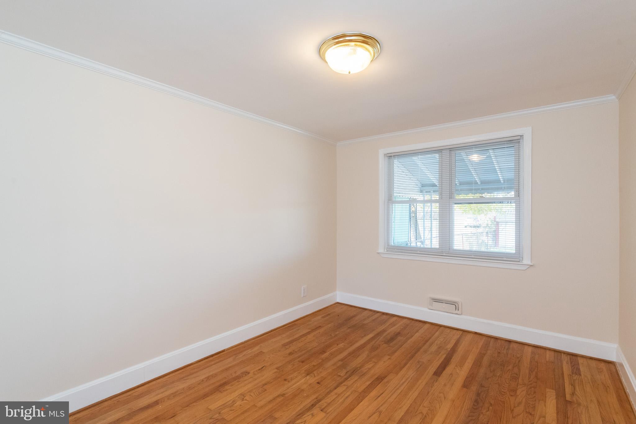 1880 Church Road Baltimore, MD 21222 - Photo 5 of 52 Freshly Painted Dining Room