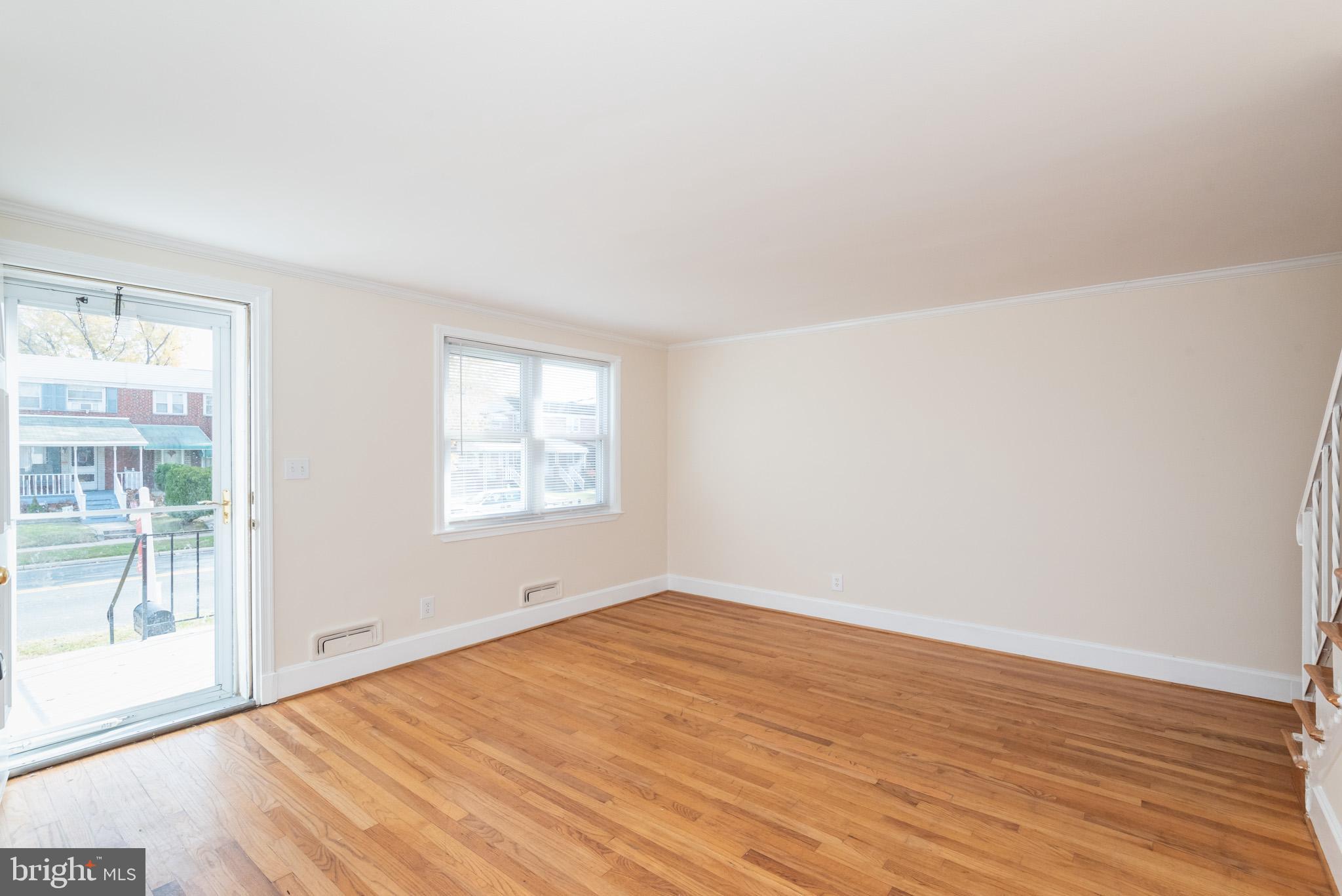 1880 Church Road Baltimore, MD 21222 - Photo 43 of 52 Living Room