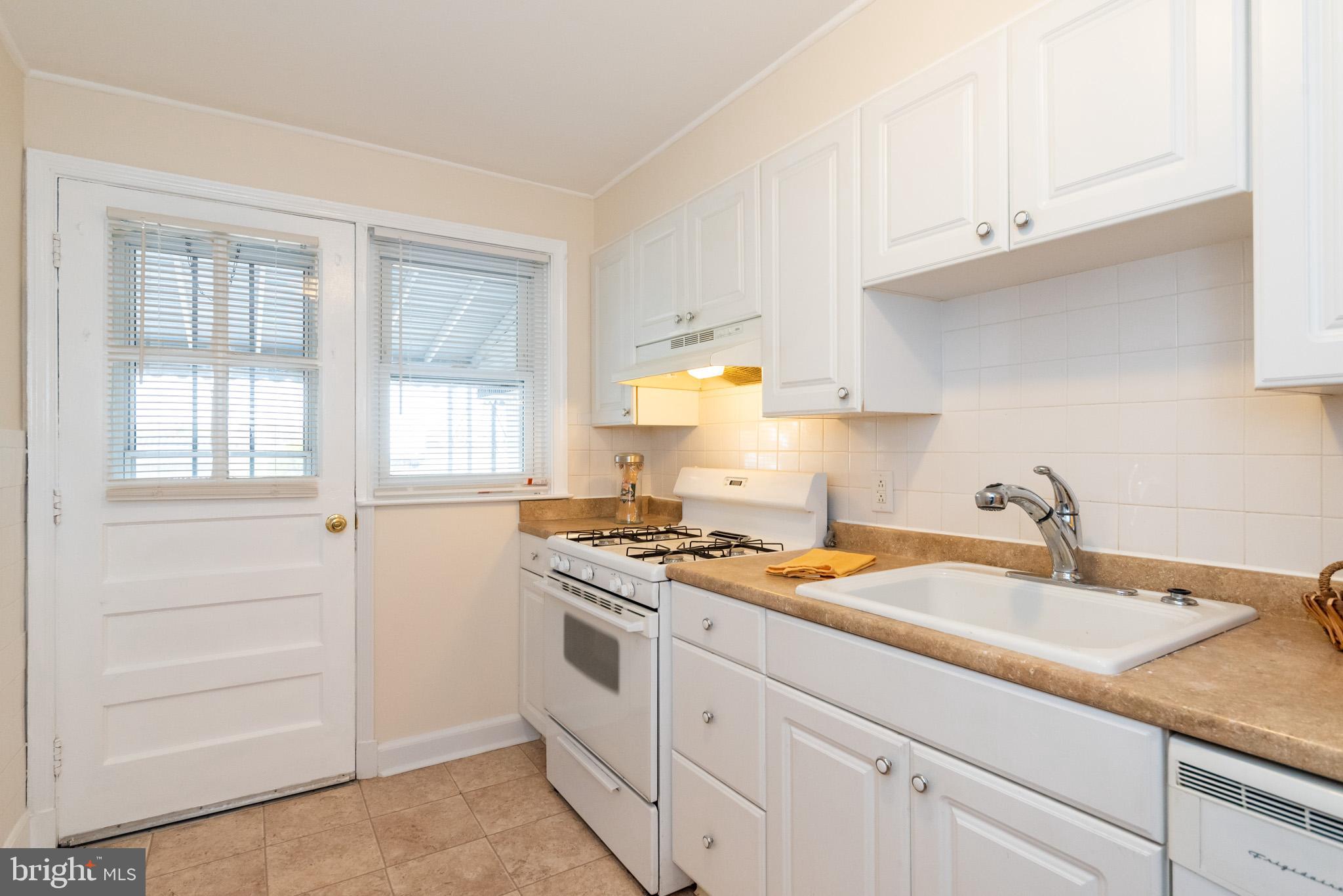 1880 Church Road Baltimore, MD 21222 - Photo 45 of 52 Freshly Painted Kitchen