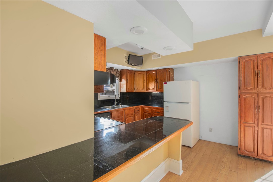 2 Overbrook Avenue Warwick, RI 02889 - Photo 12 of 24