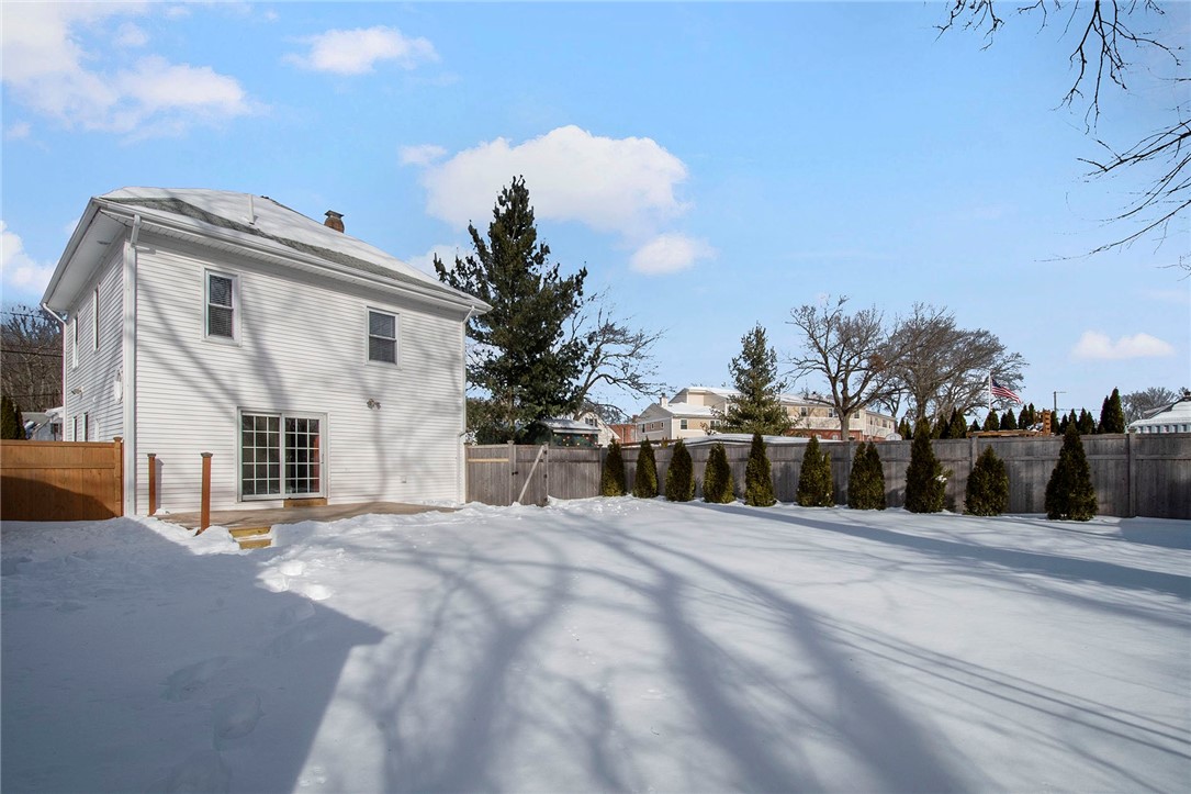 2 Overbrook Avenue Warwick, RI 02889 - Photo 3 of 24