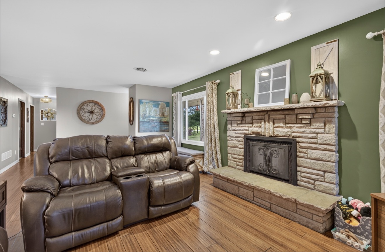 1564 East 16th Road Streator, IL 61364 - Photo 9 of 31