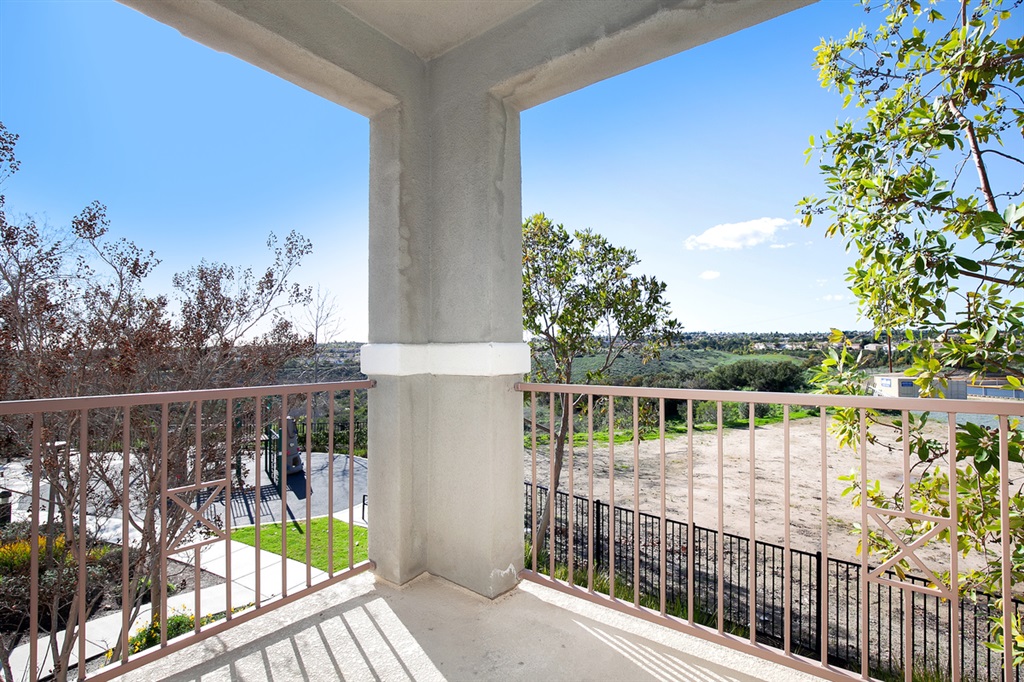 1574 Hackberry Place Chula Vista, CA 91915 - Photo 3 of 25