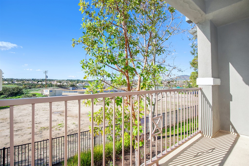 1574 Hackberry Place Chula Vista, CA 91915 - Photo 4 of 25