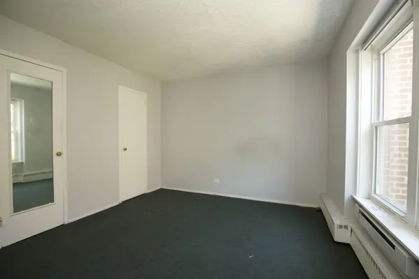 $1,225 | 7333 North Ridge Boulevard, Unit 201, Chicago, IL 60645