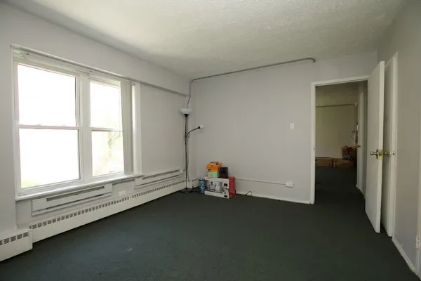 $1,225 | 7333 North Ridge Boulevard, Unit 201, Chicago, IL 60645