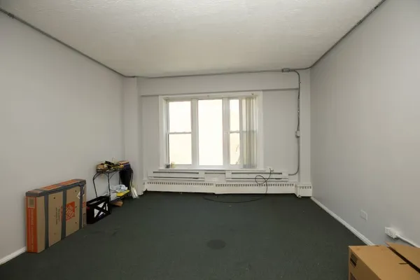 $1,225 | 7333 North Ridge Boulevard, Unit 201, Chicago, IL 60645