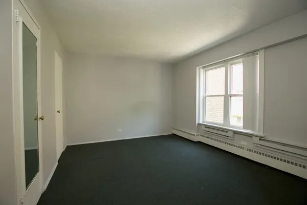$1,225 | 7333 North Ridge Boulevard, Unit 201, Chicago, IL 60645