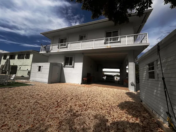 $2,500 | 156 Marina Avenue, Key Largo, FL 33037