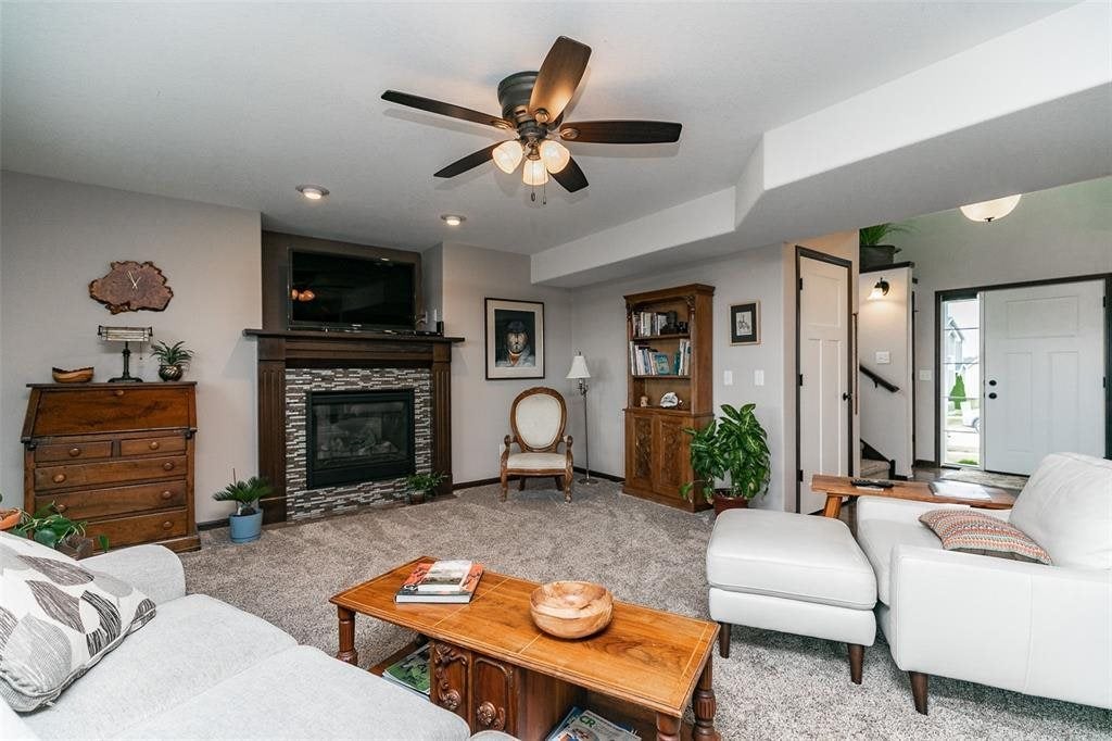 3075 Ridgeview Drive Ely, IA 52227 - Photo 8 of 44 Gallery Image 8